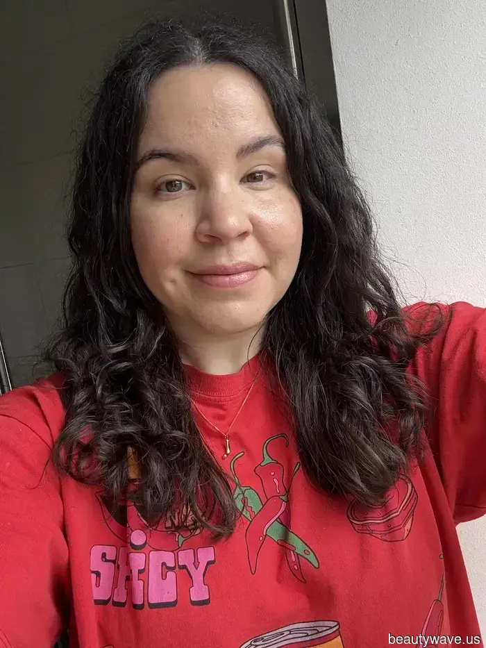 Meine Locken sahen nur am Waschtag gut aus, bis ich diese 9 Auffrischungssprays entdeckte.