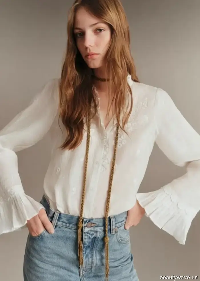 E ora, 31 bei top autunnali da indossare con i jeans