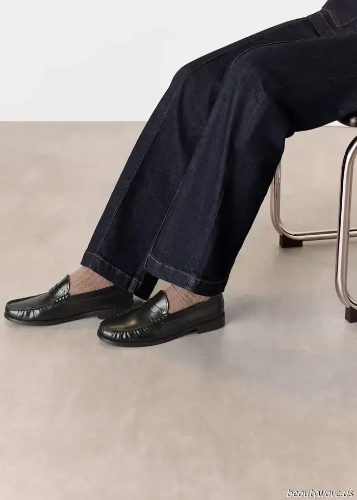 J. Law e Dakota sanno entrambi che questa scarpa rende i pantaloni su misura immediatamente più freschi