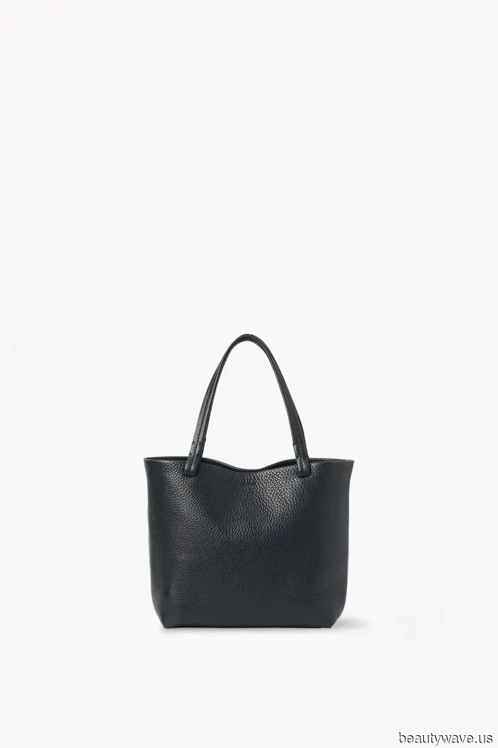 Giuro che vestirsi come Hailey Bieber durante il Pilates rende la mia forma infinitamente migliore.