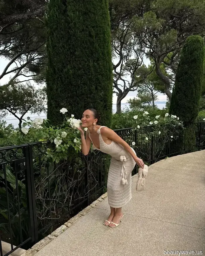 From Fresh Blooms to Sun-Drenched Forests—These 16 Fragrances Capture All the Spring Garden Essence