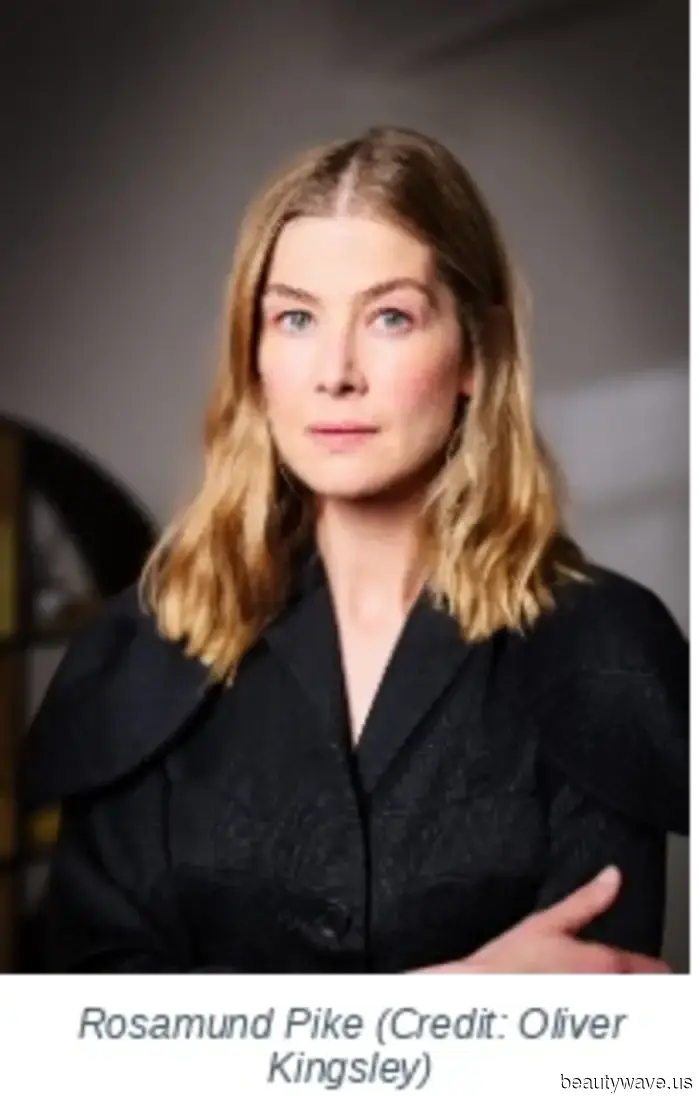 ROSAMUND PIKE – CABECERA DEL FESTIVAL FARI ISLANDS FESTIVAL 2026 EN MALDIVAS