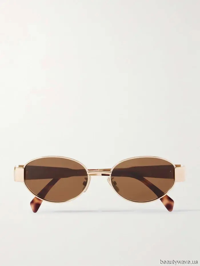 You Inquired, and I Responded: The 7 Must-Have Cult Items That Comprise the Most Stylish Holiday Capsule.