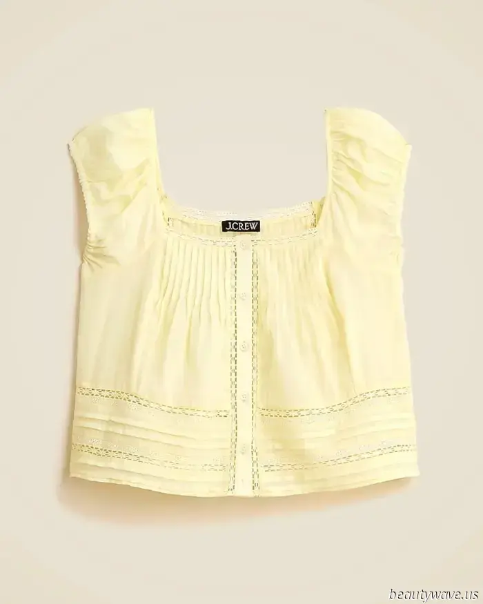 I just returned from Paris and noticed these four summer trends among the most fashionable women.