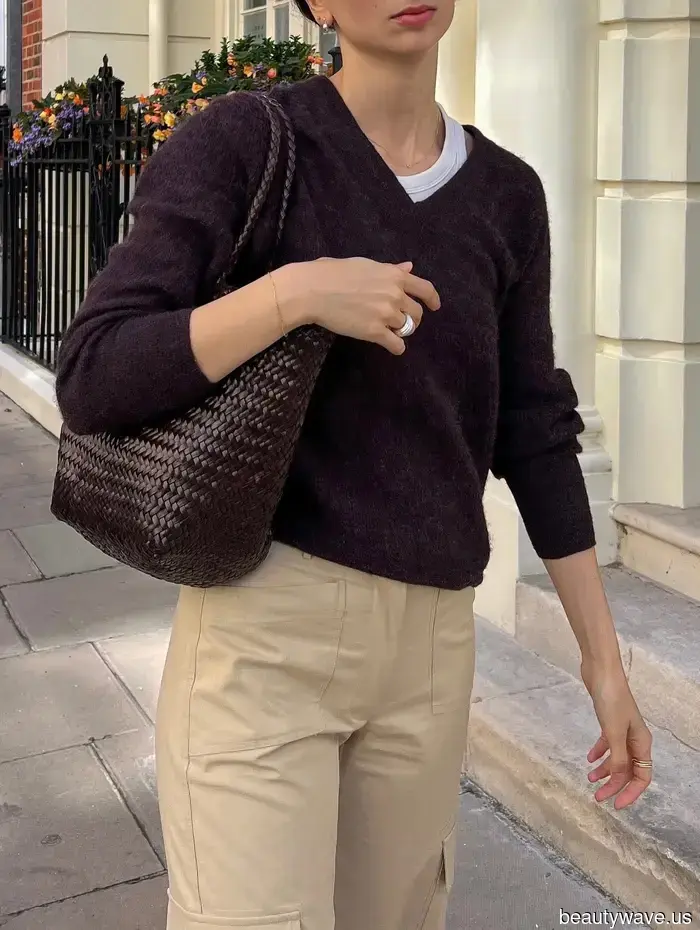 5 Chic, Effortless Items to Discover in a French Woman's Autumn Capsule Wardrobe