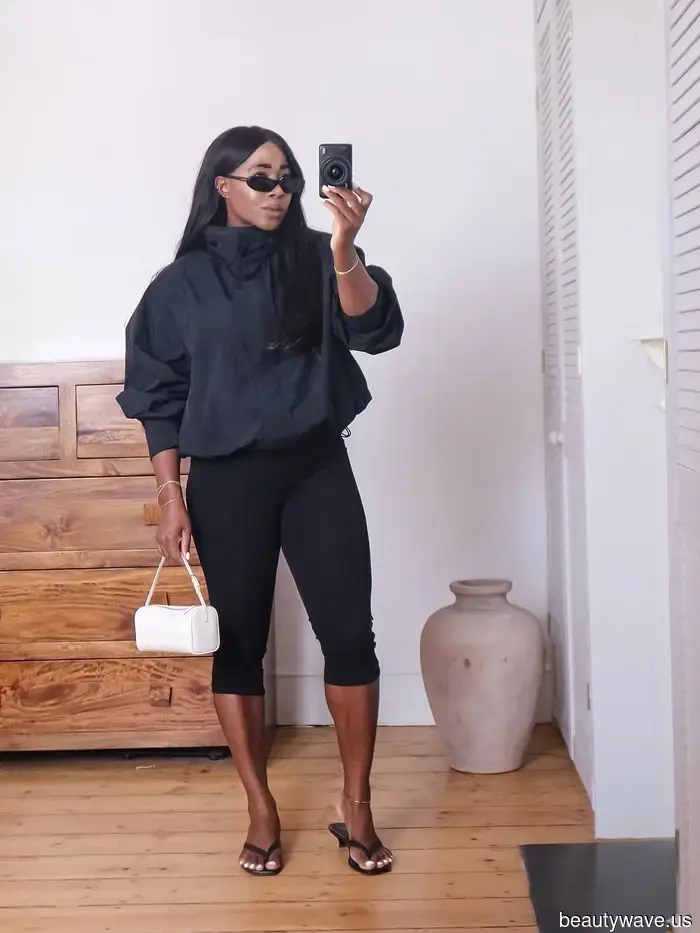 Il modo francese di abbinare i pantaloni capri neri questo autunno