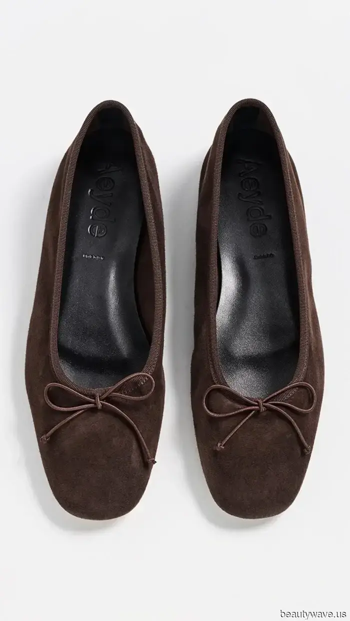 Not Skinny, Not Bootcut—The Three Types of Jeans Stylish Individuals Are Pairing With Ballet Flats Now Through 2027.