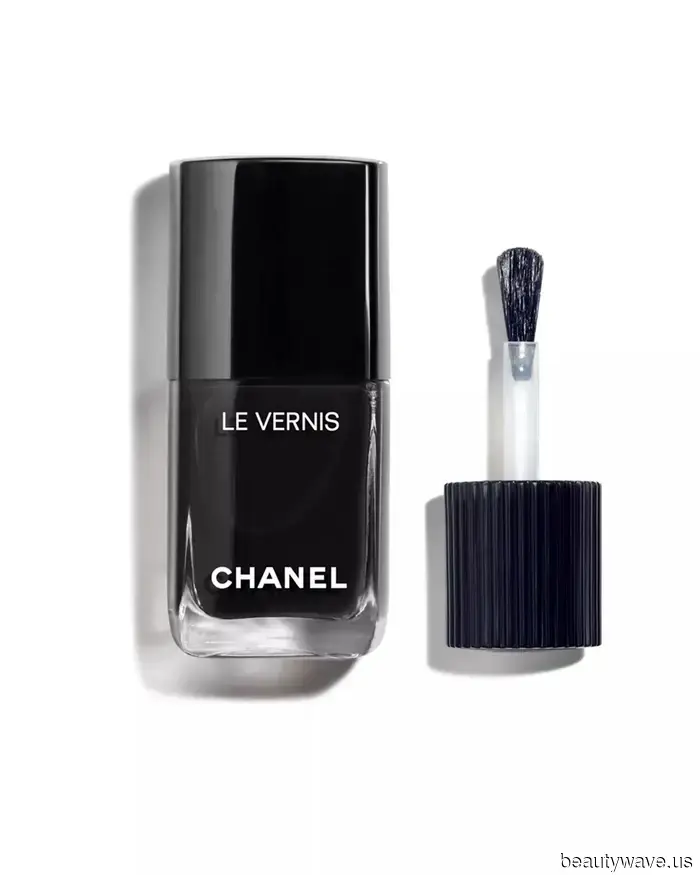 Forget Red—Experts Claim These 10 Stylish Nail Trends Will Dominate This Winter