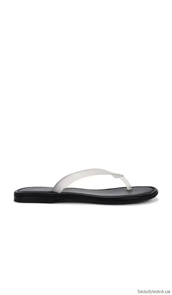 From Sweden to London: The Unexpected Jeans Color That Europeans Are Choosing This Fall