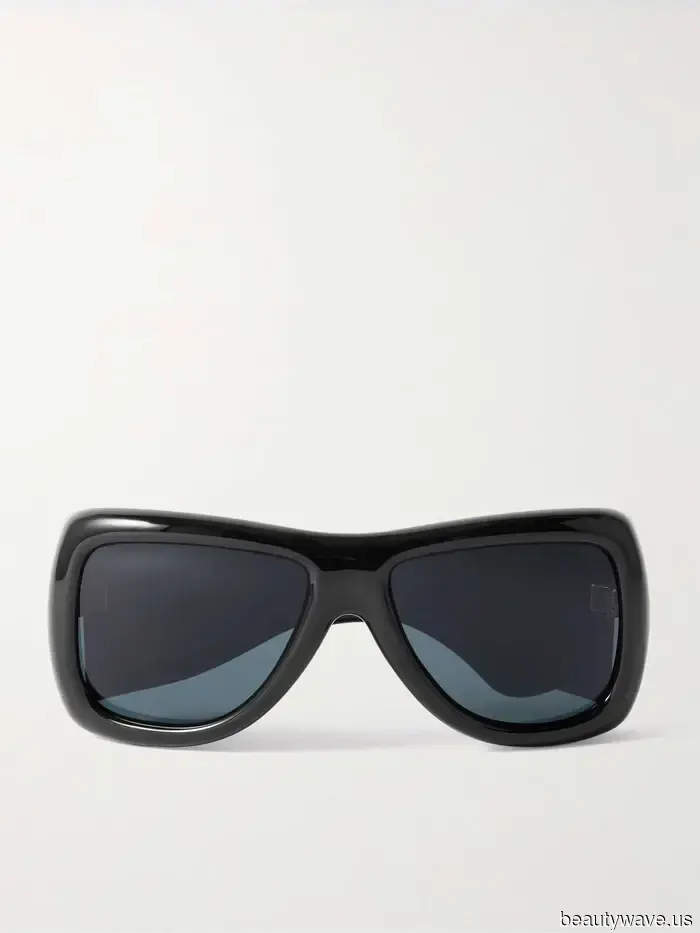Rather than Aviators or Ovals, this 2000s sunglasses trend gives an outfit a 2026 peak appearance.