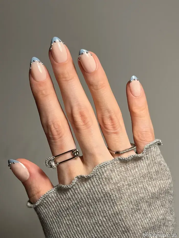 It's Official: This Is the Most Stylish Way to Sport Short Nails.