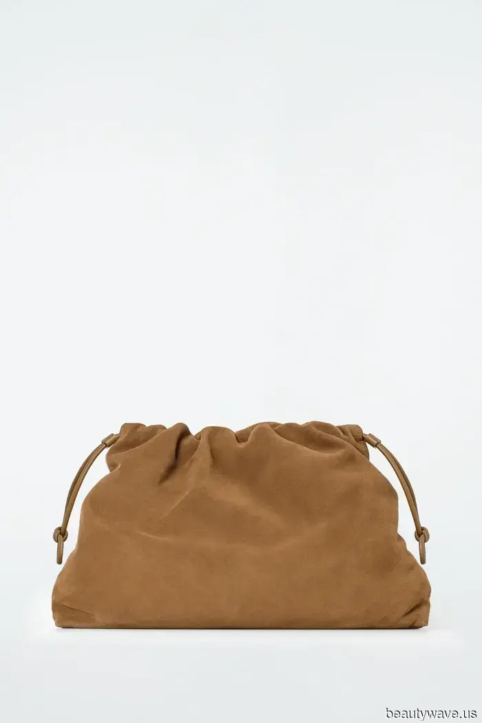 This Dark-Denim Trend is Returning This Autumn—5 Ways Fashion Aficionados are Styling It Now