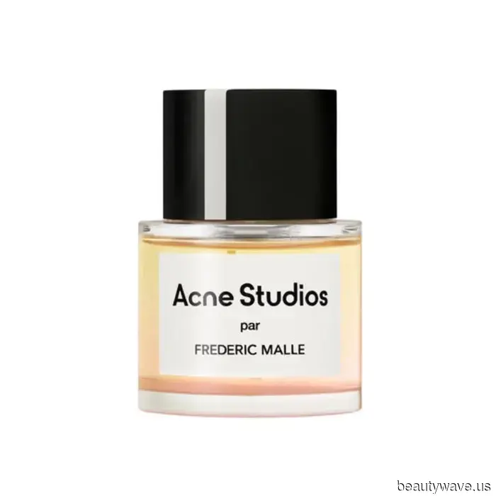 Don’t Shoot the Messenger: This Is the One Fruity Fragrance That Trendy Girls Will Embrace in 2026.