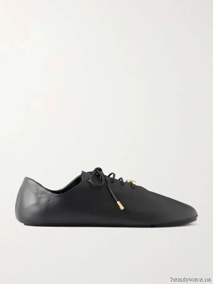 Trainers Are a Key Element of an Autumn Capsule Wardrobe—6 Styles That Will Be Popular Among Fashionable People in 2026
