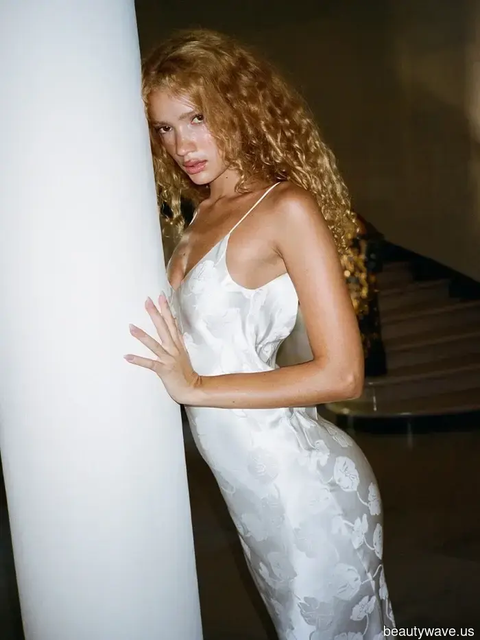 What to Wear to a Courthouse Wedding, Based on Brides Who Pulled It Off with Ease