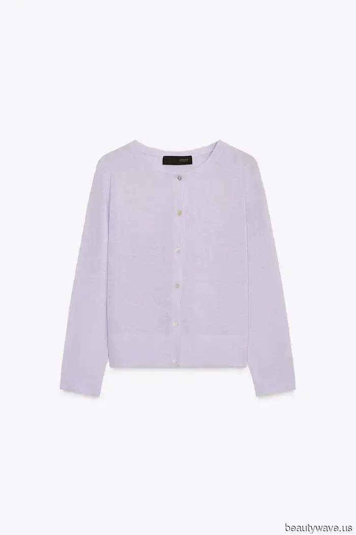 Zoë Kravitz recently donned the effortless 3-piece outfit that I've been noticing all over downtown NYC.