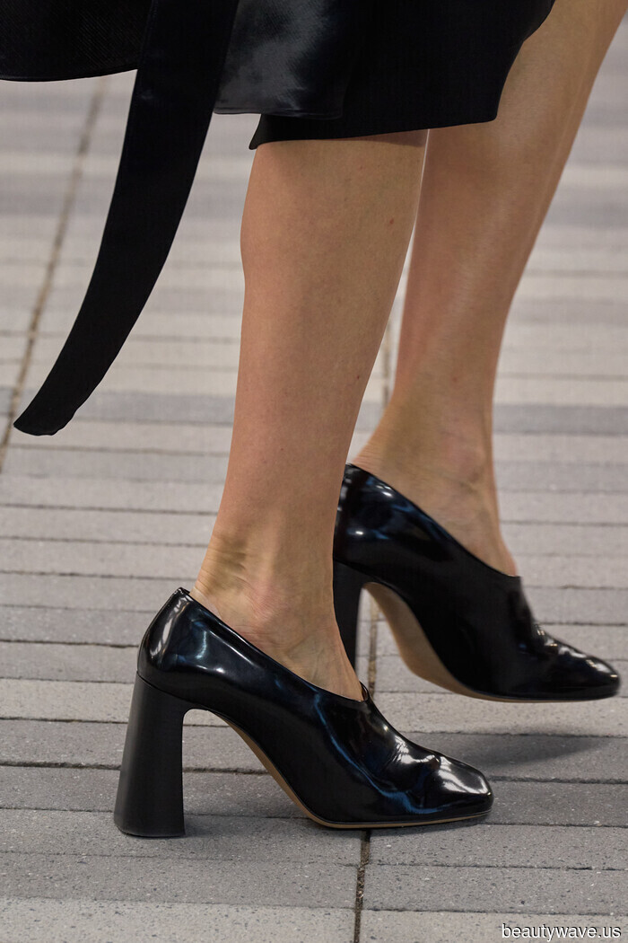 Meglio delle ballerine (e dei mocassini): la tendenza delle scarpe che le ragazze it di NYC e Parigi indosseranno questa primavera