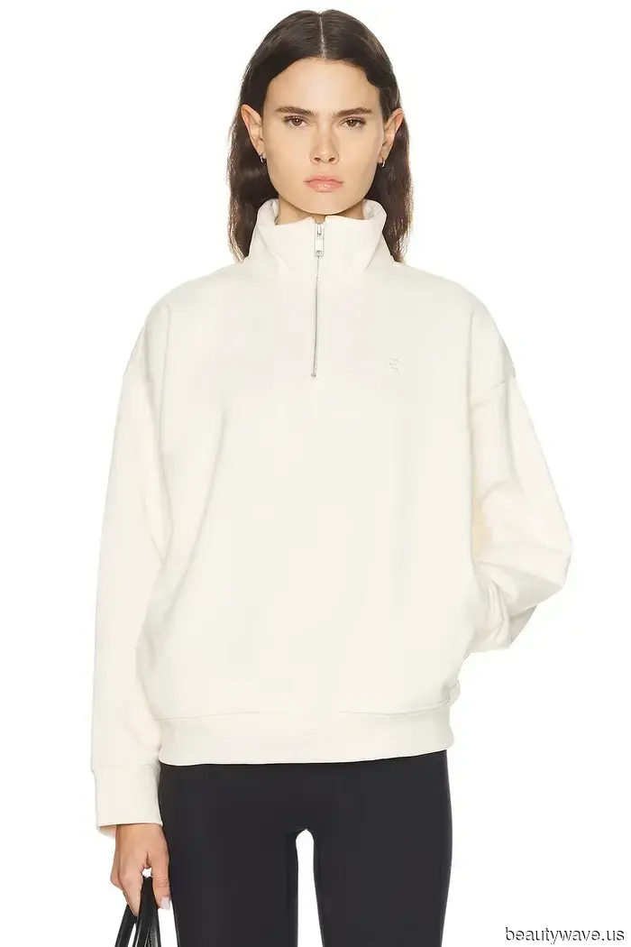 Да, это официально самый модный предмет, который стоит надеть в аэропорт прямо сейчас.