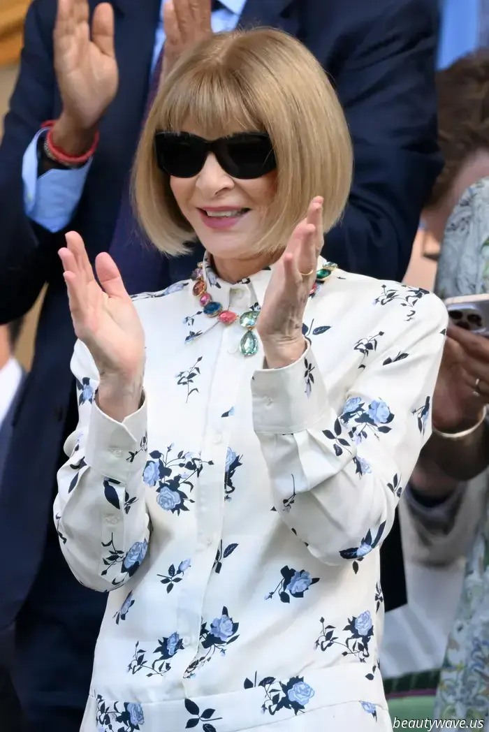 Anna Wintour ha abbandonato il suo iconico stile per un sorprendente abito a punta di goccia a Wimbledon