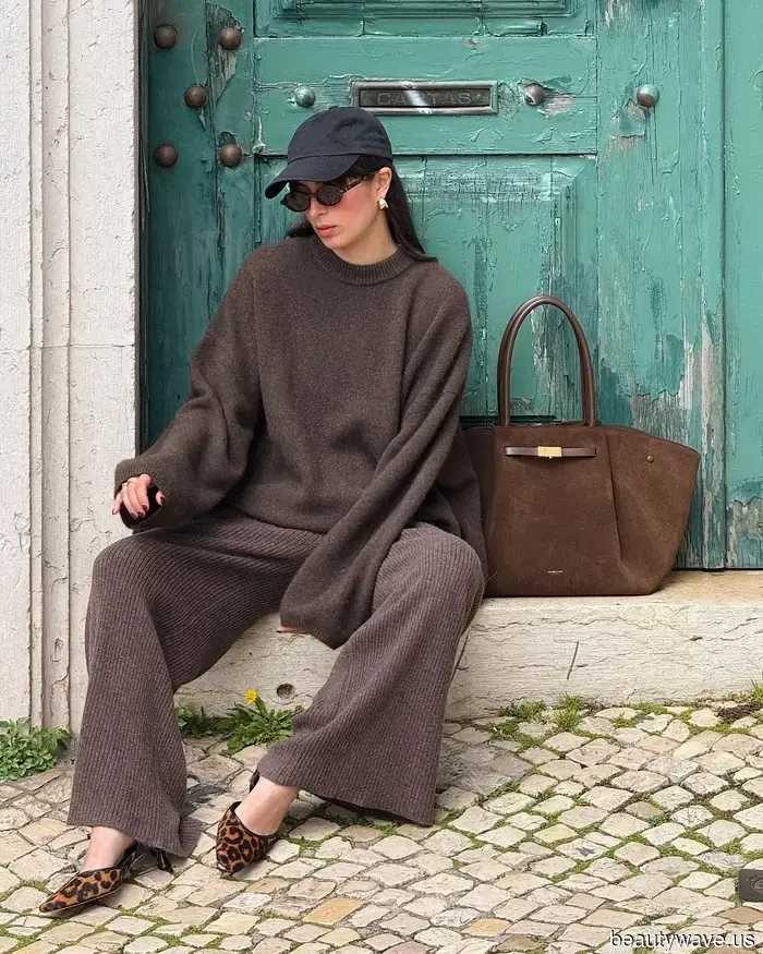 5 Accessories French Women Are Currently Using to Elevate Their Basic Autumn Looks to Chic Status