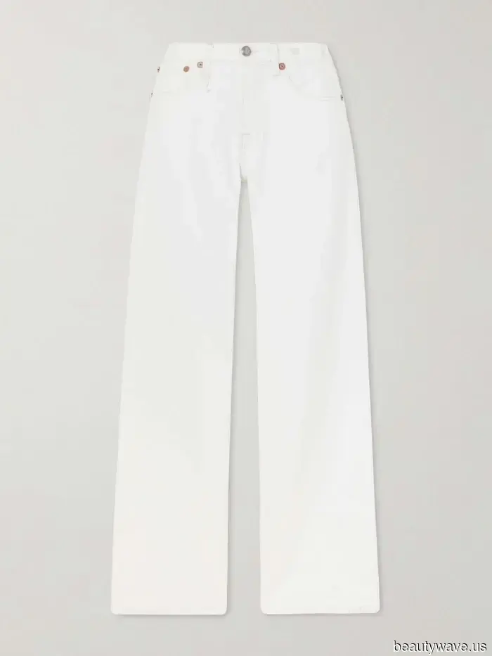 The It-Girl shoe trend that pairs perfectly with white jeans has officially arrived.