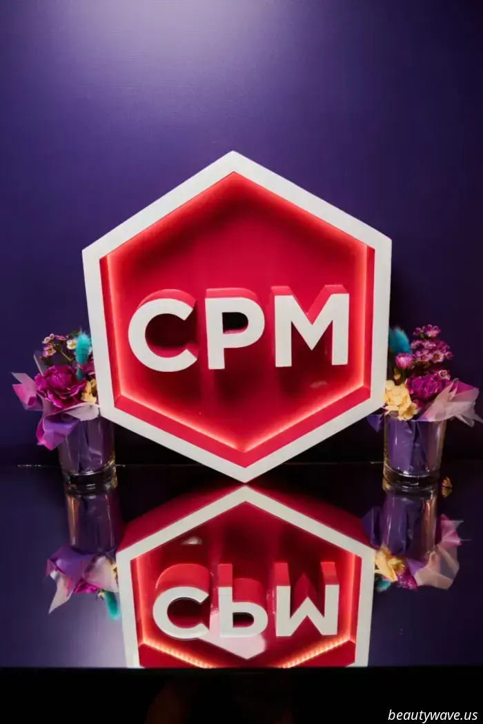 Protagonistas de la crónica social en la exposición de moda СРМ