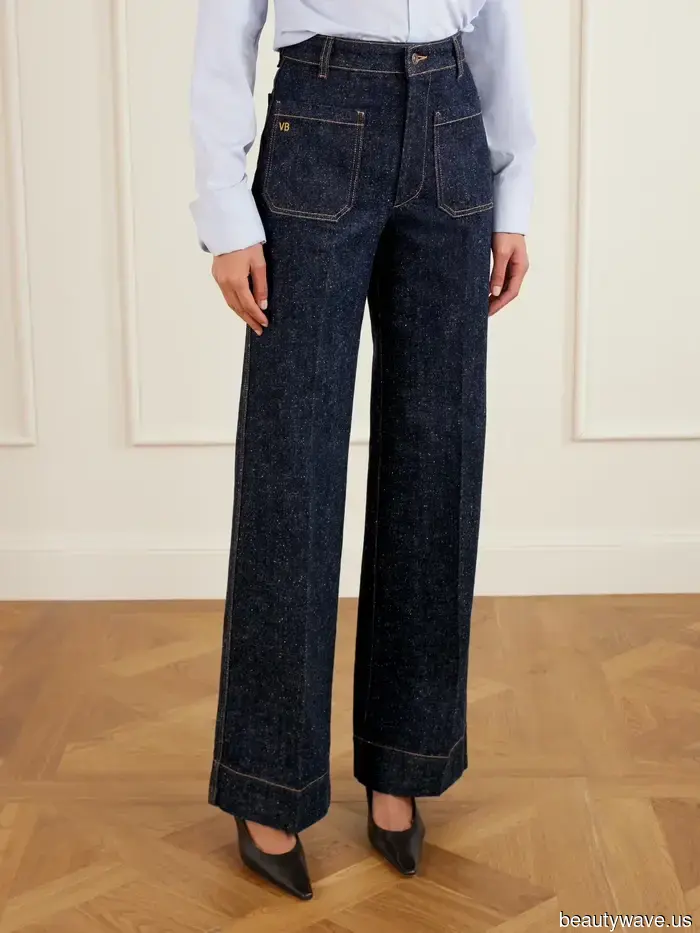 Indeed, loafers pair nicely with trousers, but Parisians understand that they look even more stylish with jeans—these outfits illustrate that perfectly.