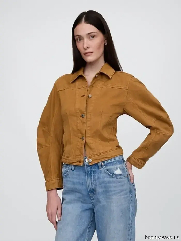 Gap проводит огромную распродажу&mdash;34 товара с глубокой скидкой, которые слишком хороши, чтобы быть правдой