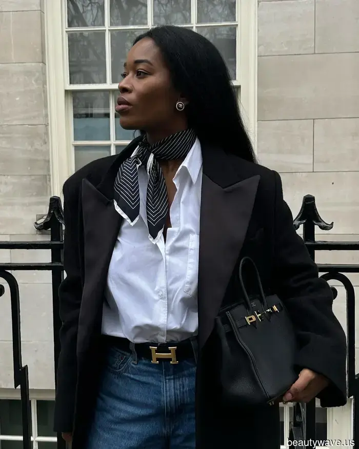 Siehe: Eine Lektion darin, wie man einen Seidenschal trägt, courtesy of New York, London und Paris' stilvollsten.