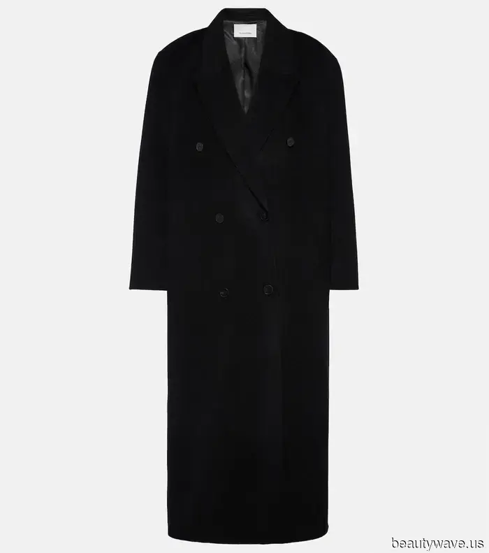 Pause on the Ankle Boots for a Moment—Every Luxe Winter Outfit I’ve Collected Highlights This Boot Trend…