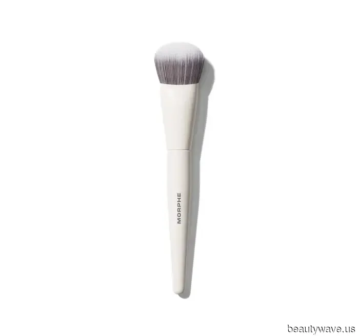 Sono un'editor di bellezza ossessionata dal bronzer&mdash;Questi 7 pennelli sono il mio segreto per un bagliore perfetto