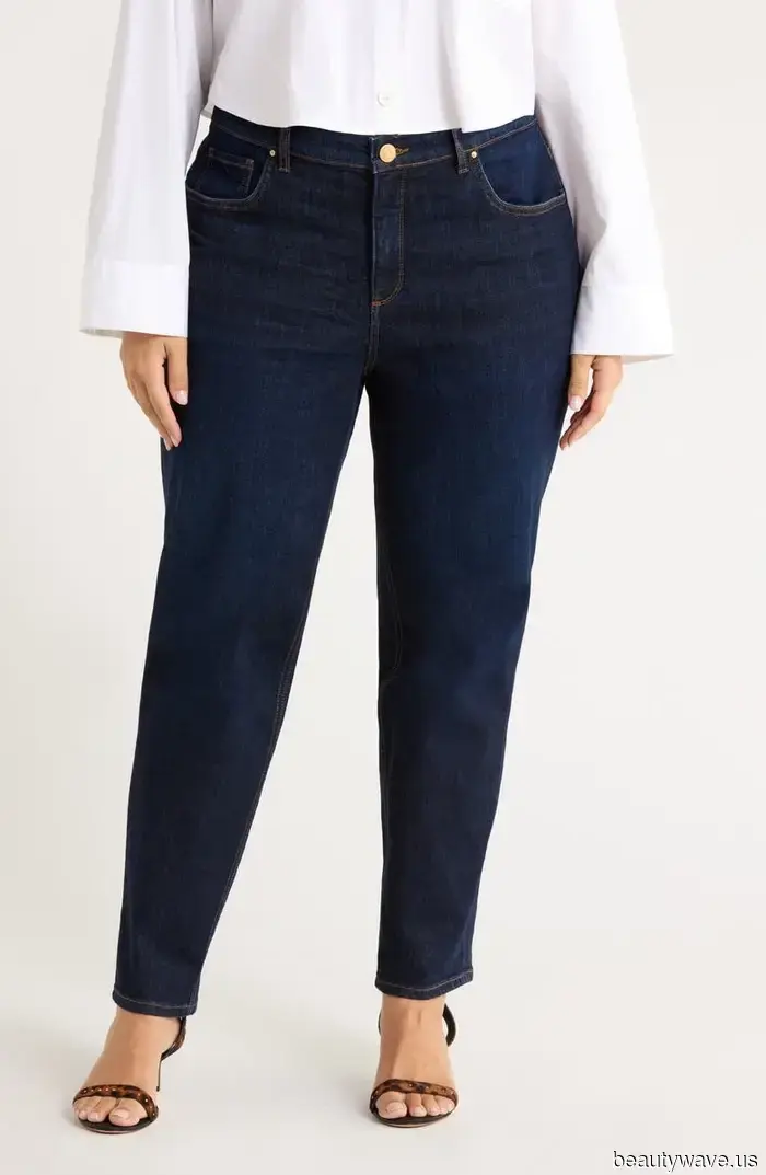 A New York, ogni donna alla moda sta indossando questa tendenza delle scarpe basse con i jeans in questo momento.