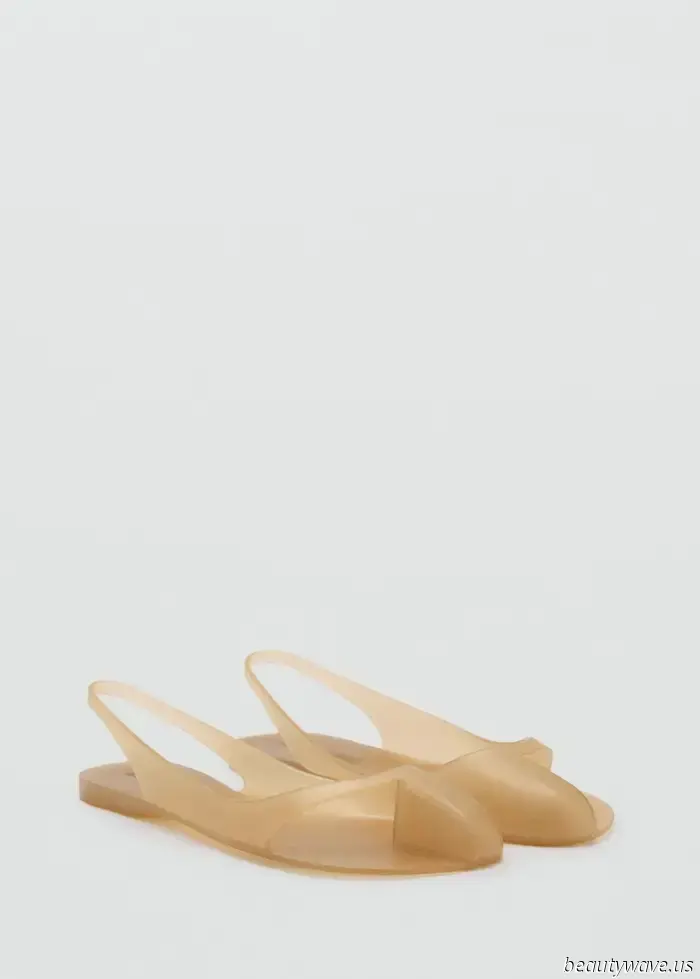 These $60 flats that everyone will pair with shorts are on the verge of going viral.