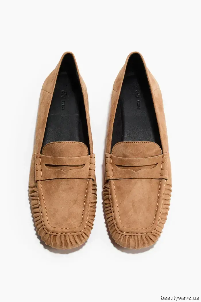 The '90s Footwear Styles That Trendy European Girls Are Pairing With Jeans