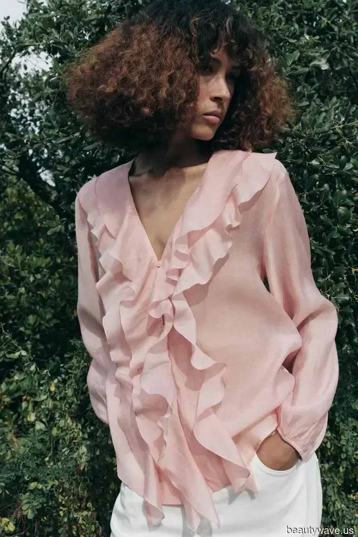 Доставка из Парижа: Все отказываются от сандалий, чтобы носить эти гораздо более стильные туфли с шортами