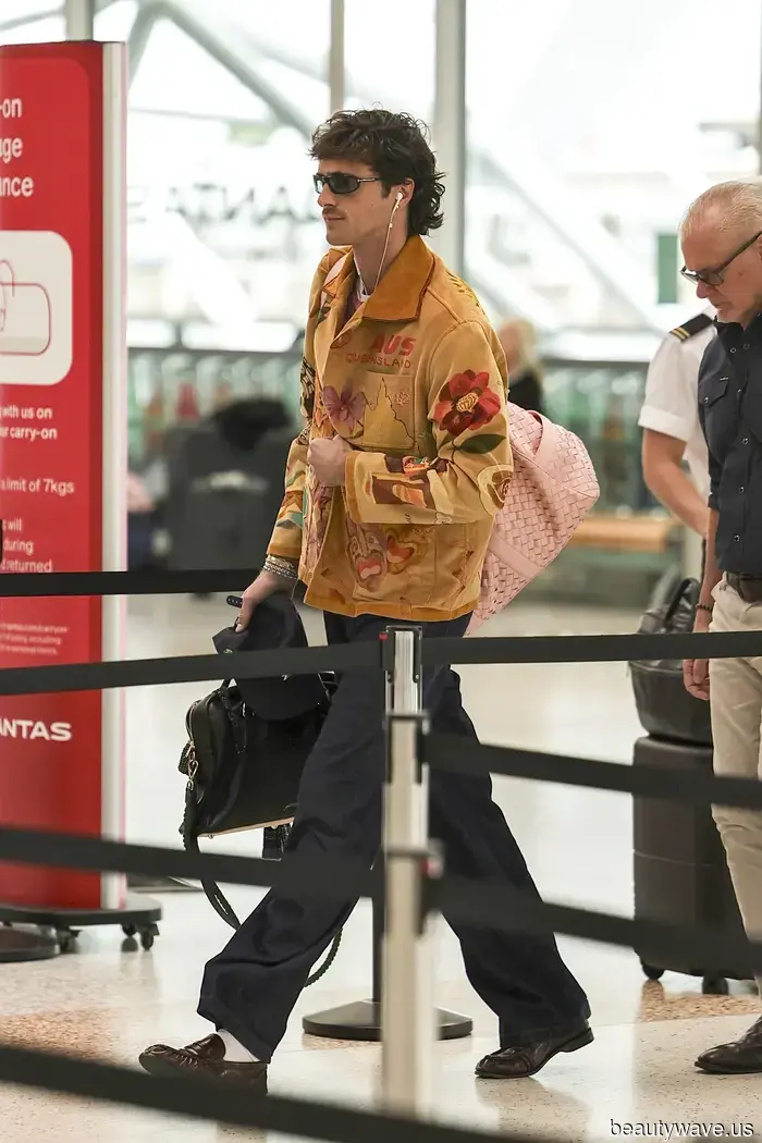 No Leggings, No Loafers—7 Outfits That Show Celebrities Excel at Airport Style