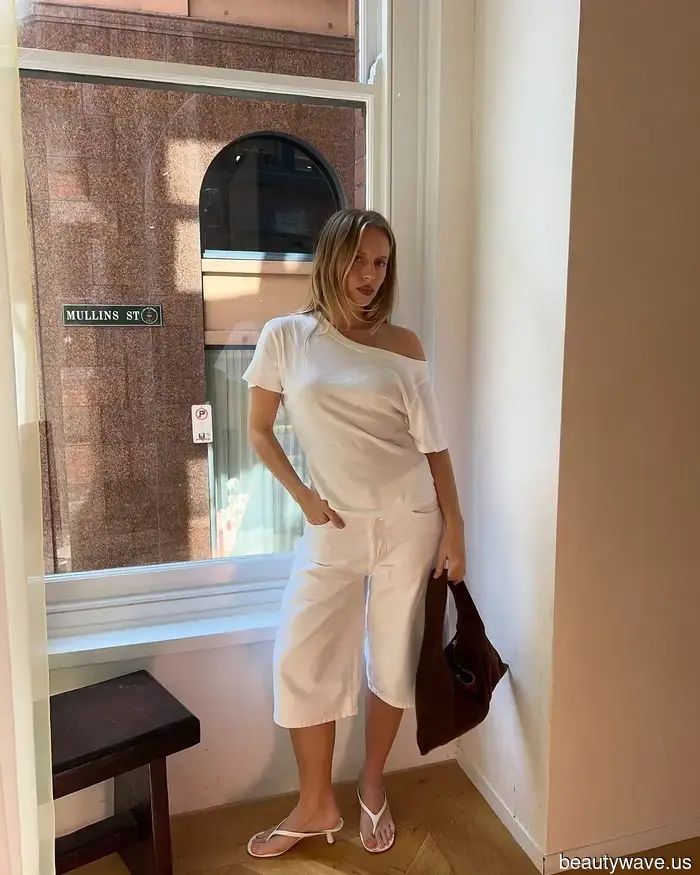 All of my most fashionable friends are already sporting this fall bag trend.