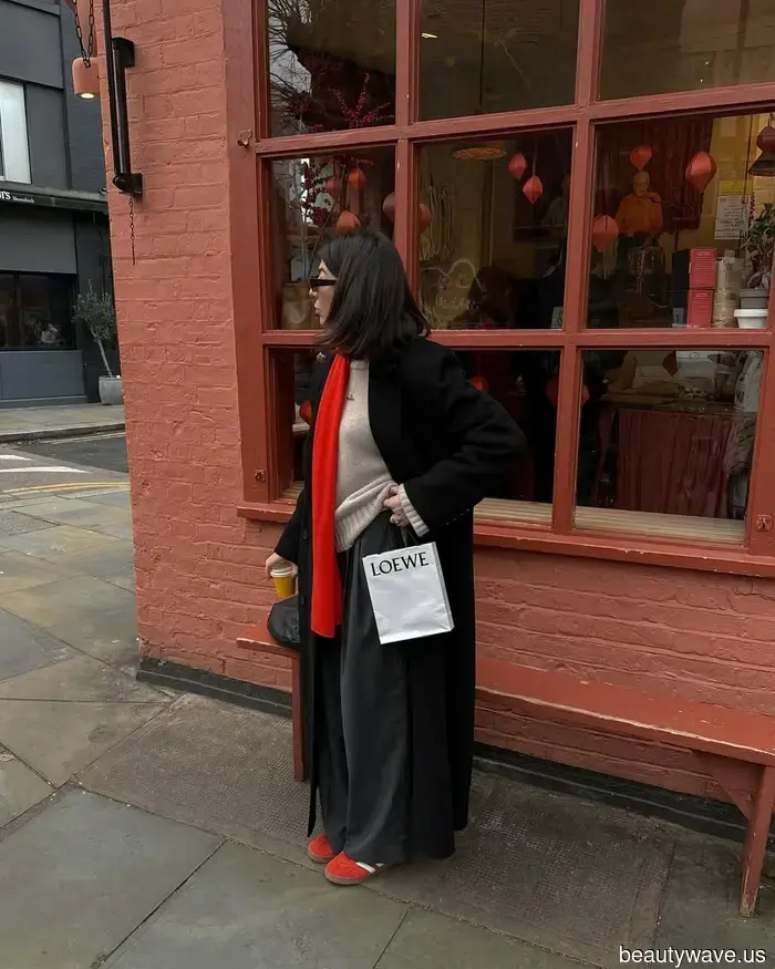 Los pantalones negros son un básico atemporal en el armario&mdash;7 zapatos que mejor combinan con ellos