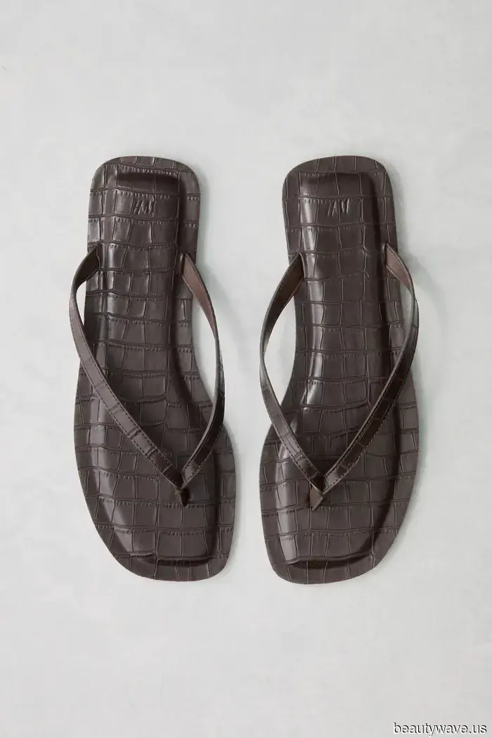 Es ist offiziell Frühling, und H&M hat gerade jeden schicken Schuhtrend veröffentlicht—5 Stile, die zuerst weg sein werden.