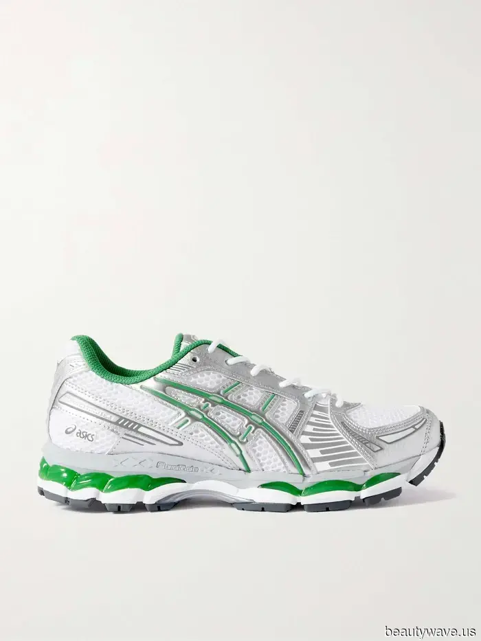 Entschuldigung, weiße Sneakers&mdash;Modebewusste Menschen wählen stattdessen diese 5 Sommerfarben.