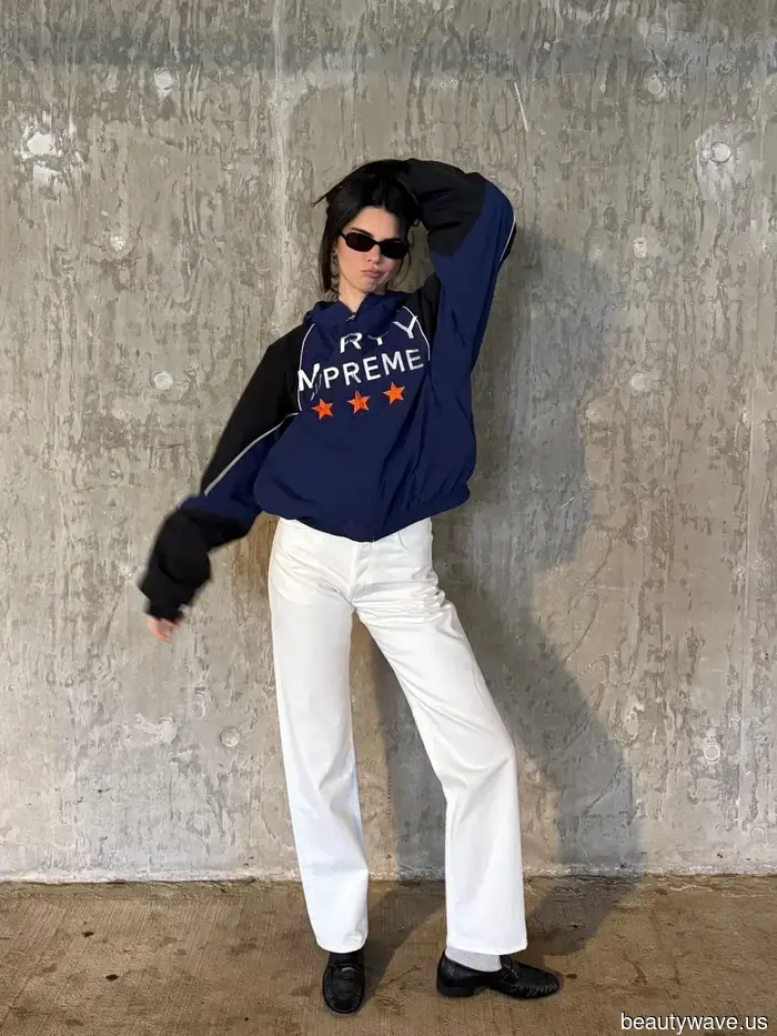 Nein, wirklich&mdash;Diese Denim-Farbe ist einfacher zu stylen als blaue *und* schwarze Jeans