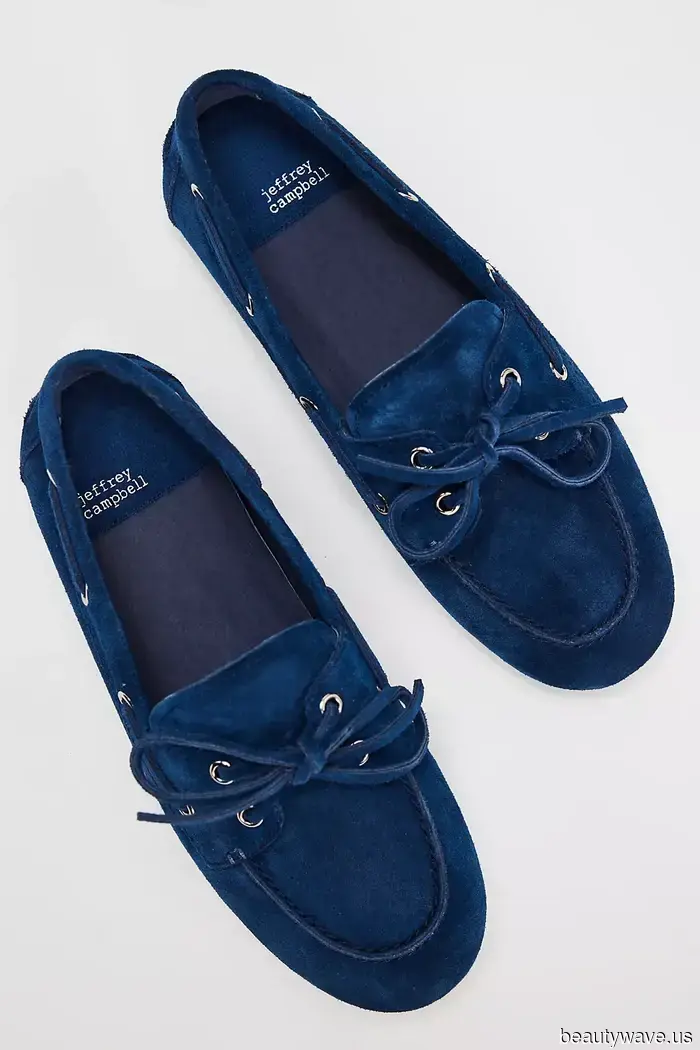 This Shoe Color Trend Is More Stylish Than Black, Burgundy, and Brown