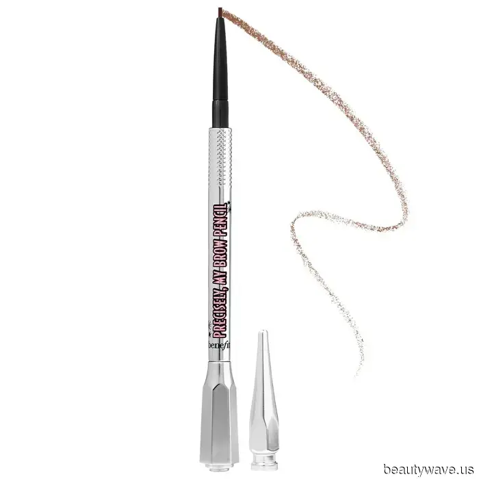 Dua Lipa jura por estos productos básicos aprobados por editores de belleza para un maquillaje fácil y diario.