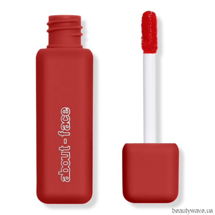 Frosty Silver, Baby Blue, and Cherry Red—Cool-Toned Makeup Emerges as the (Surprising) Highlight of the Summer