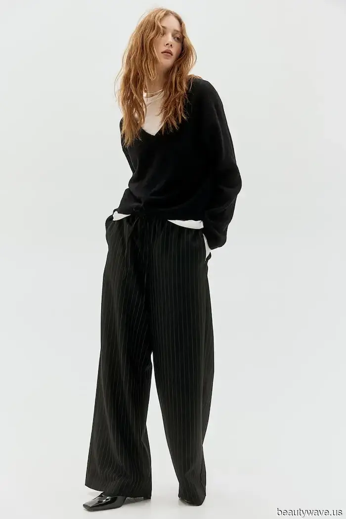 Apologies, but celebrities from the '90s excelled at autumn fashion—here are 7 outfits featuring jeans that demonstrate it.