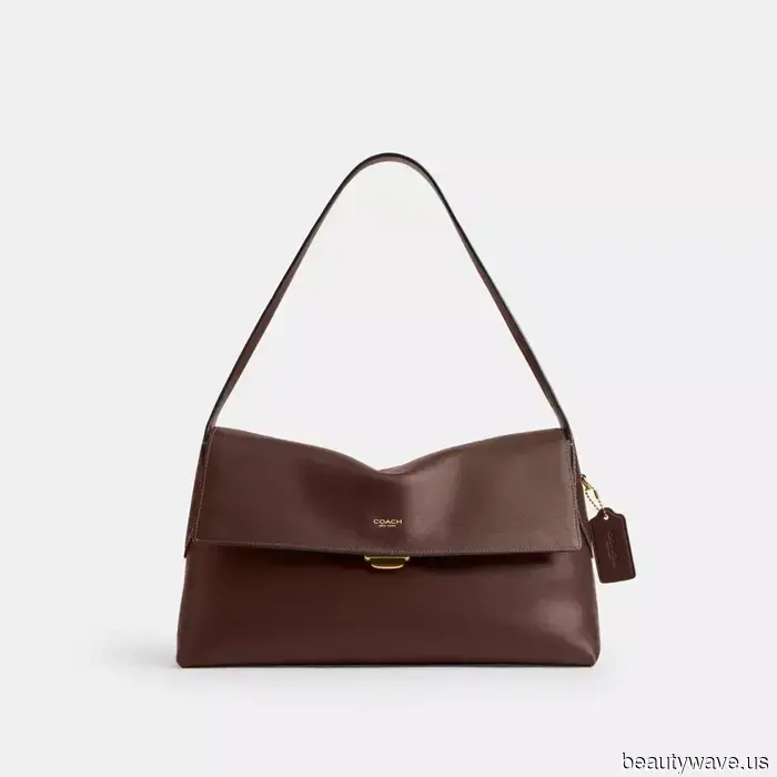 PSA: The Pant-and-Heel Ensemble Trendy Girls Are Sporting with Coach's Latest Must-Have Bag