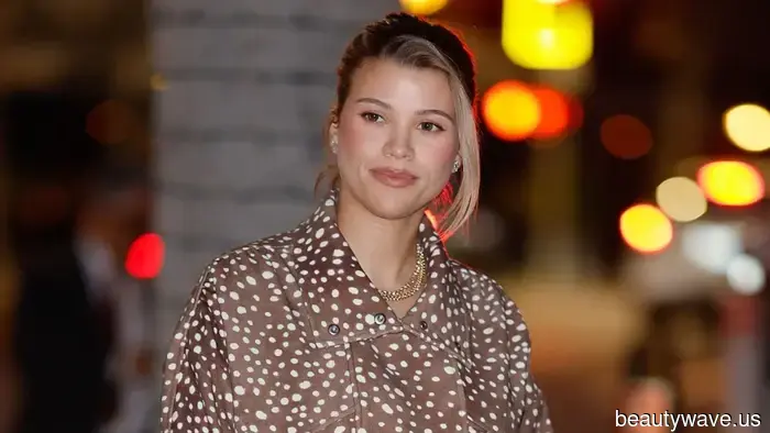 Sofia Richie Grainge está embarazada, y compartió la noticia con la chaqueta SRG que sé que se agotará primero.