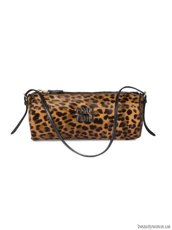 Forget the black shoes and black bag—this shoe and bag pairing looks so much cooler.