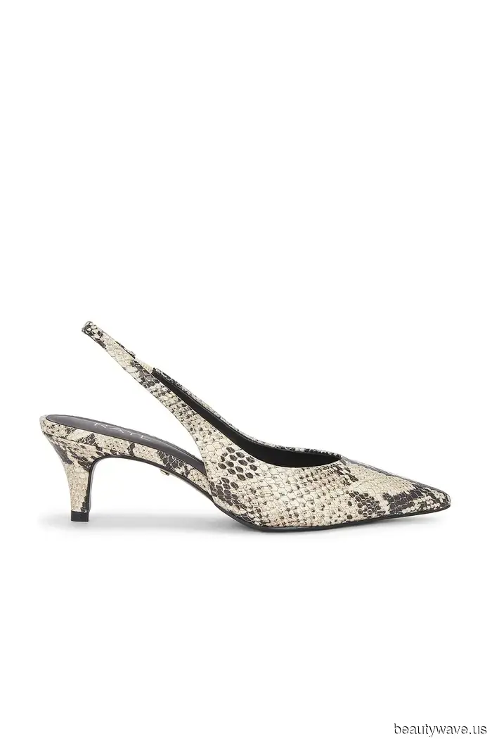 This Is the Skirt Style Editors Consistently Don During Winter Fashion Events.