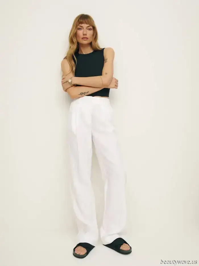 Is it just me, or are all the trendy girls now combining ballet flats with this anti-denim pant trend?